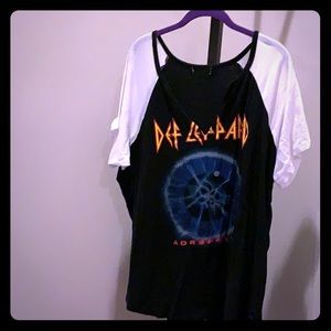 Def Leopard band tee